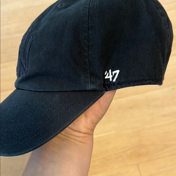 47 Black Baseball Cap with Curved Brim - Picture 3 of 8